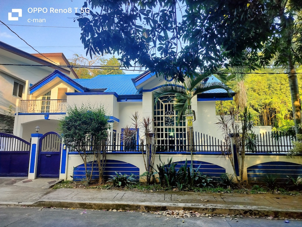 North Fairview House and Lot