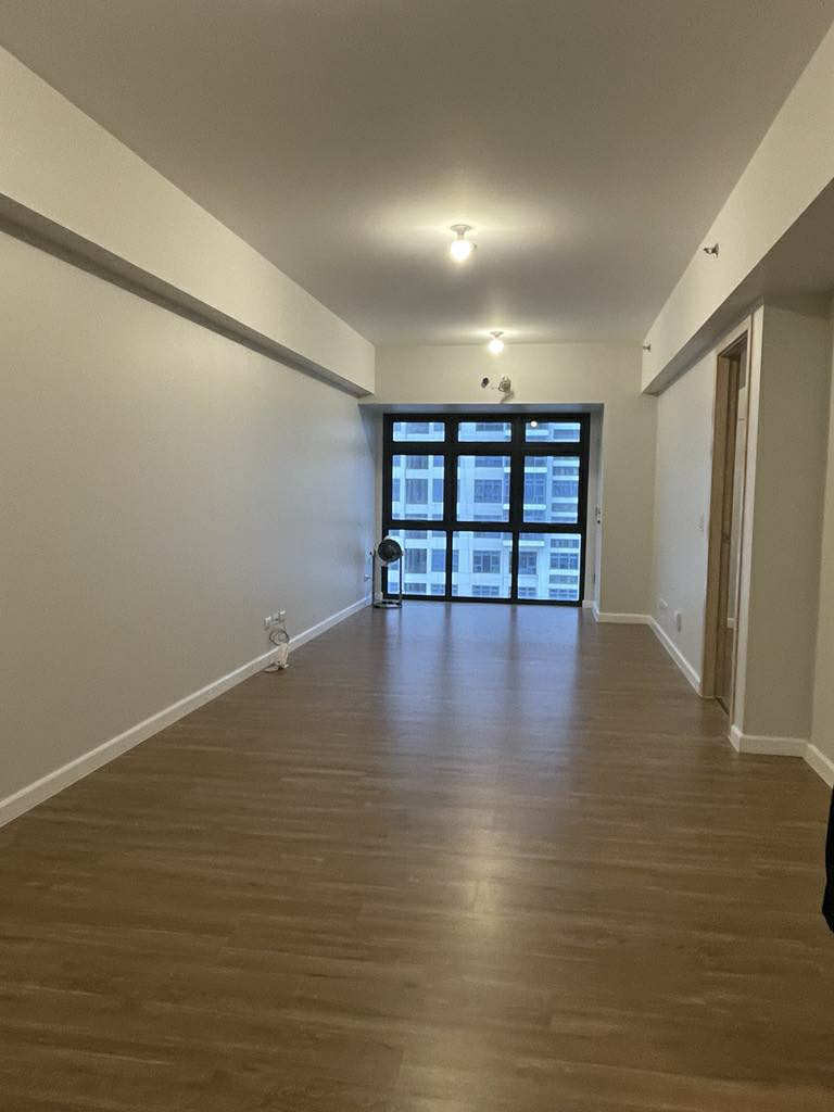 Travertine at Portico Condominium