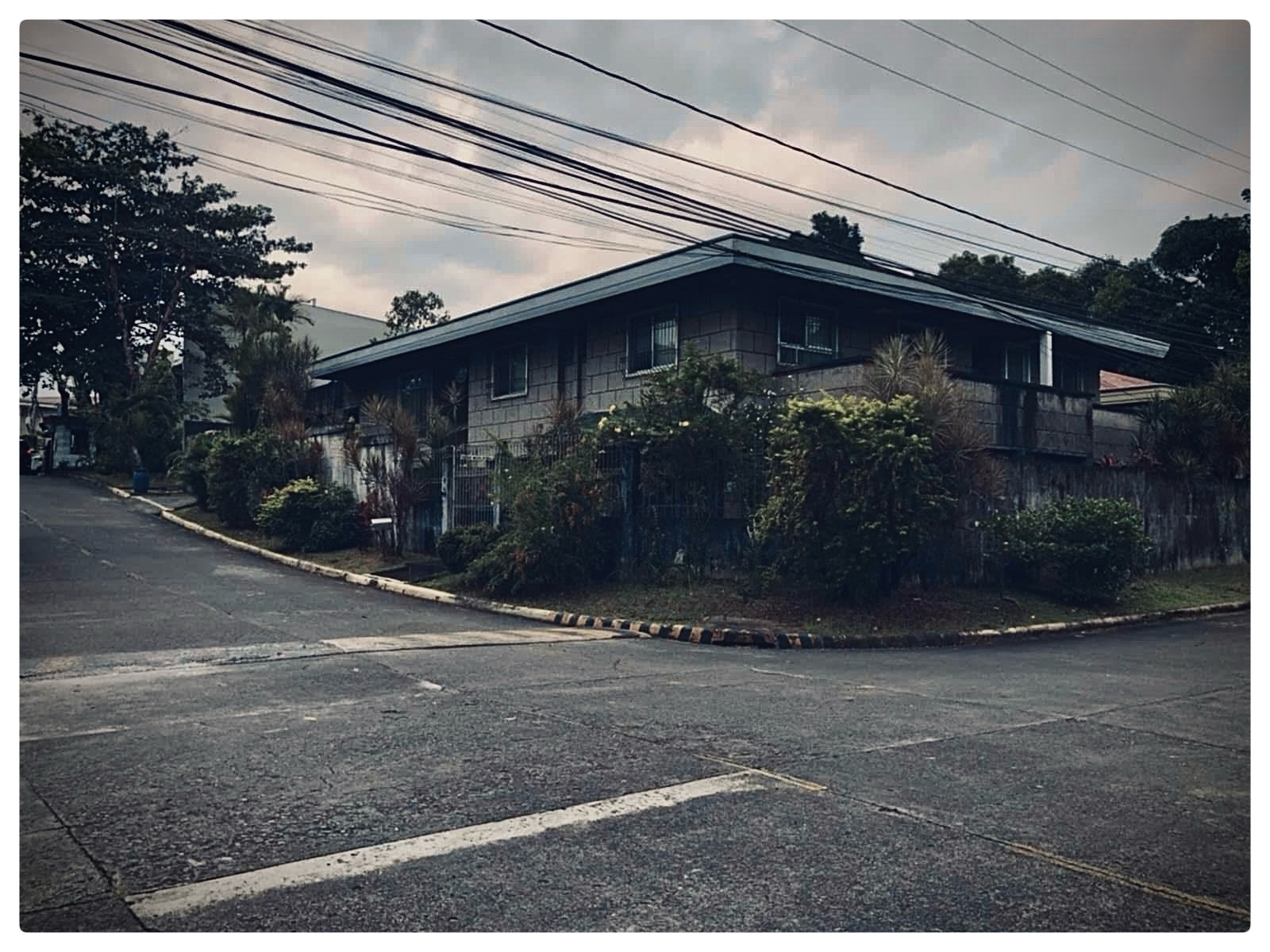 "Family priced ₱40M. Now ₱28M. Kids walk to Holy Spirit."