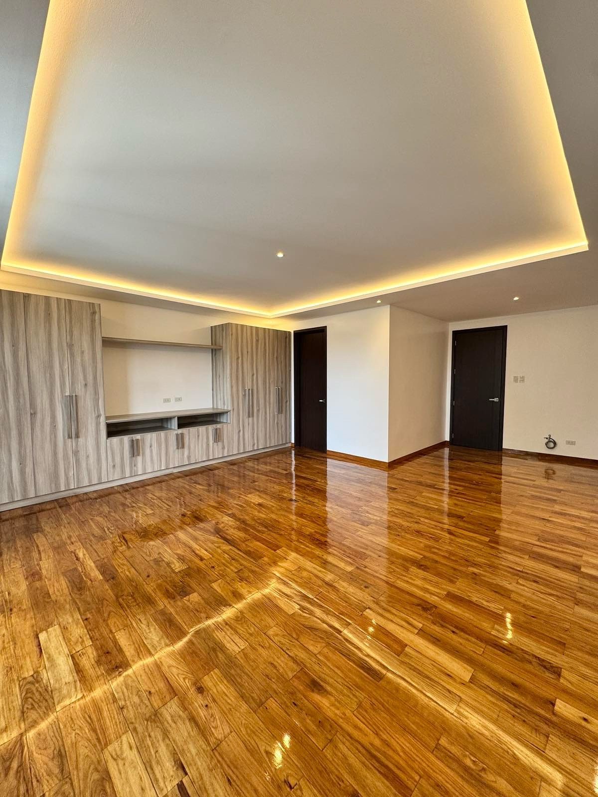 FOR SALE!! KAPITOLYO PASIG