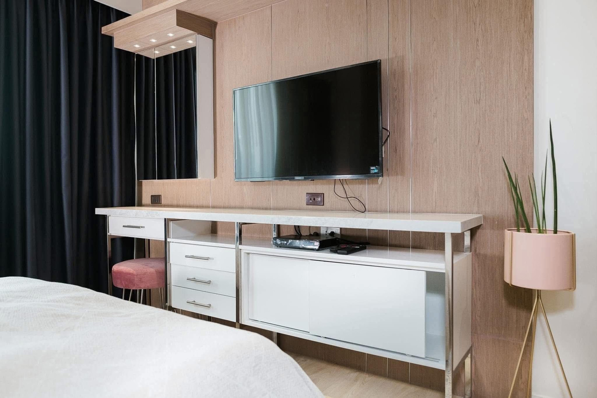 🏙️ 117 sqm. Fully furnished. BGC address. St. Moritz McKinley West — ₱42.5M.