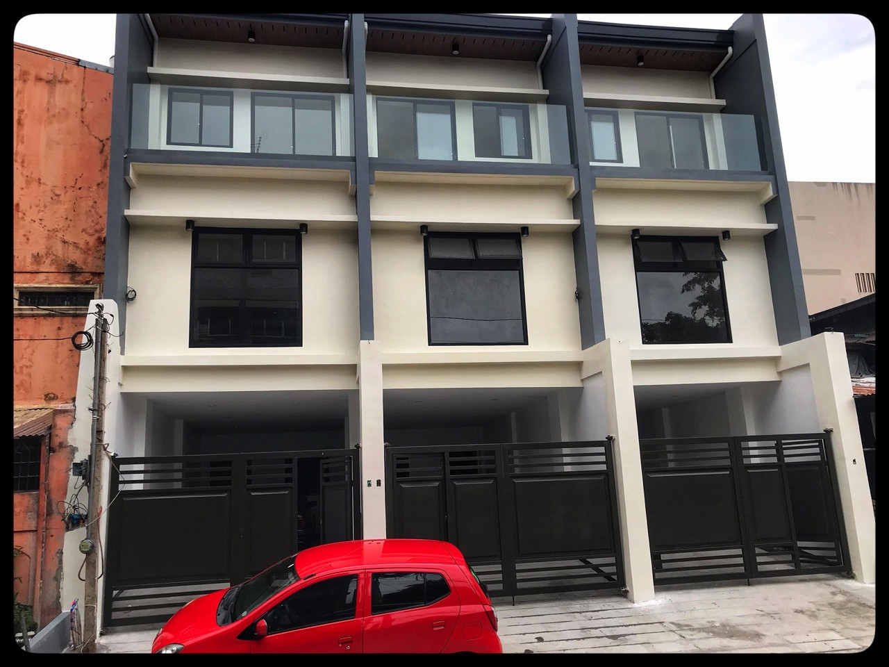 There are family homes that look right on the listing photos.