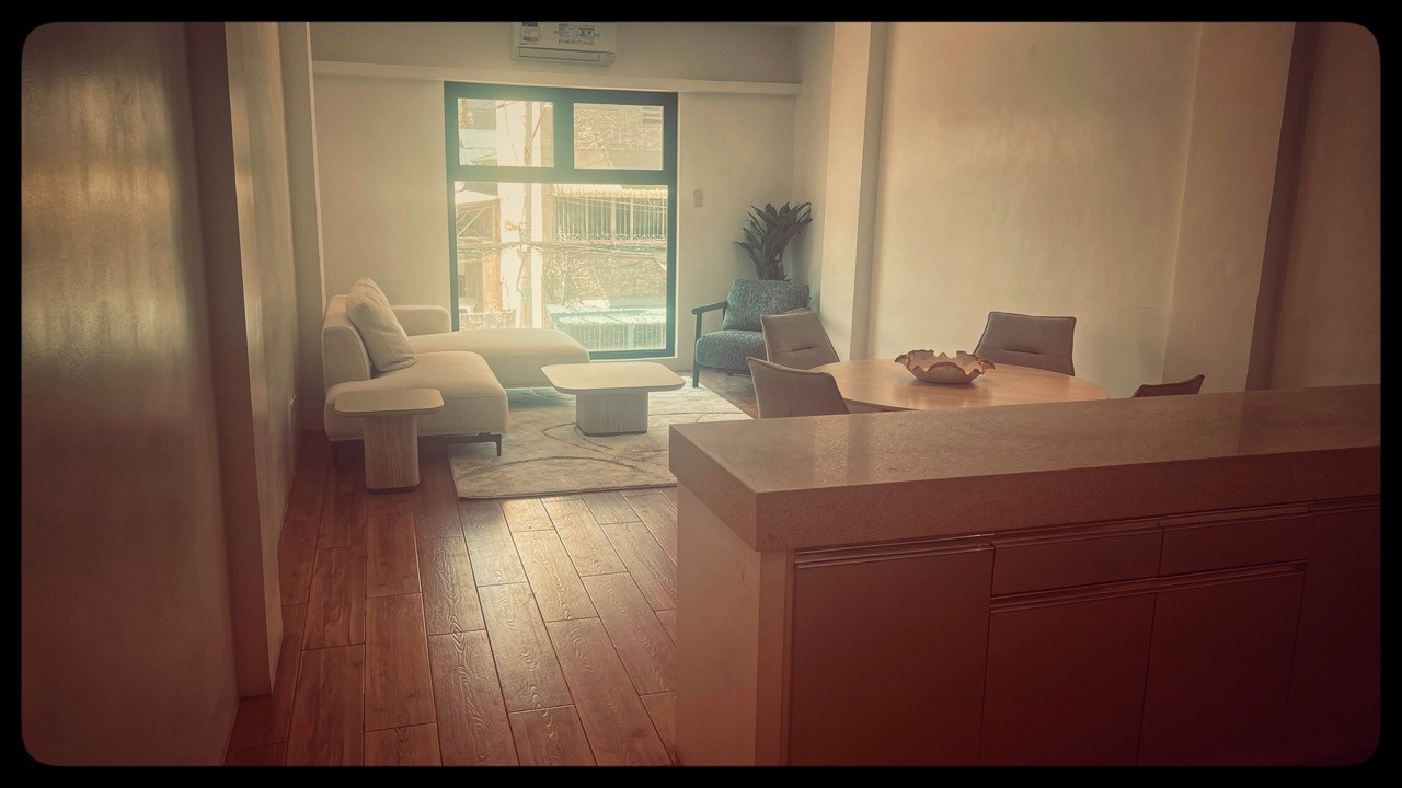 There are family homes that look right on the listing photos.