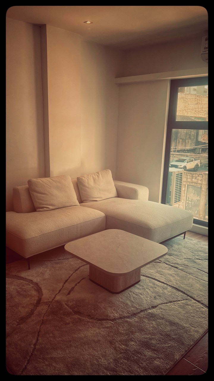 There are family homes that look right on the listing photos.